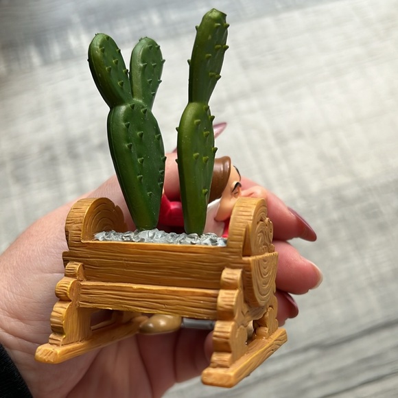 Disney Snow White And The Seven Dwarfs Planter Sculptures- GRUMPY - Picture 4 of 4